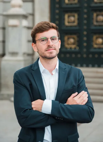 Our Financial Experts The Team  Member Solution. - 米兰官网